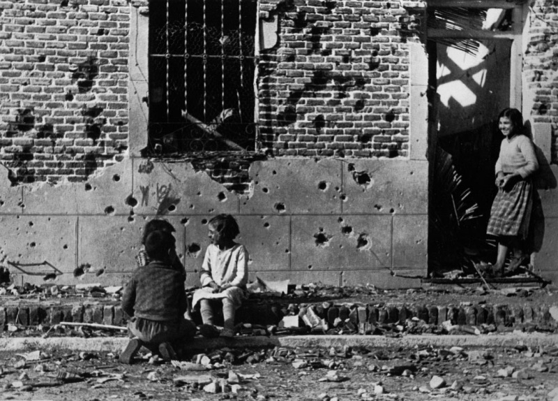 Guerra civil espanhola, no final dos anos 1930, em foto de Robert Capa