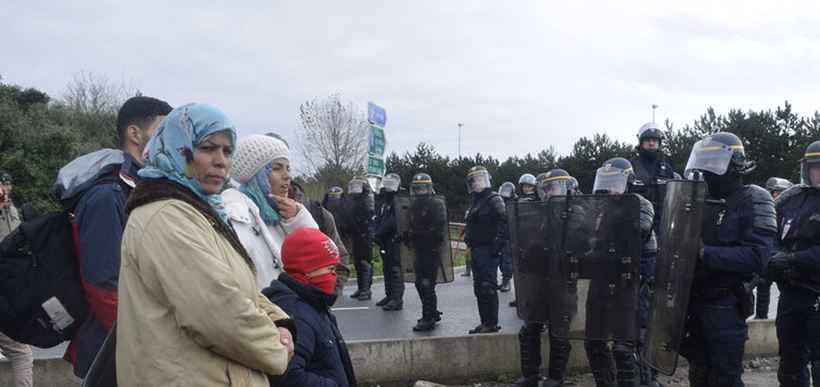 Refugiados de Calais / Polícia